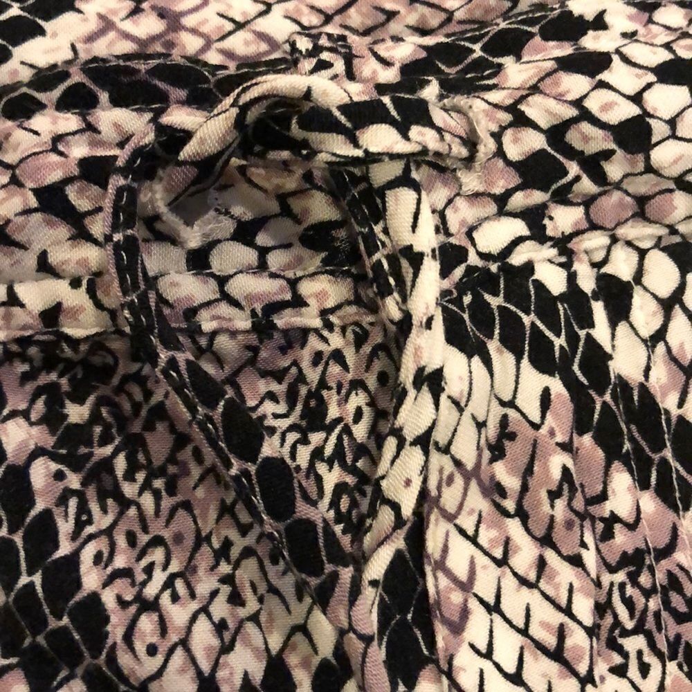Chaser Black & White Python-like Design Pants - Picture 5 of 7